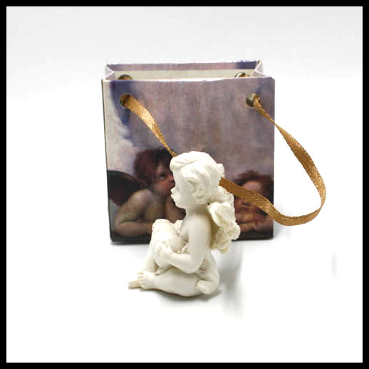 Cherub Holding Heart W/Gift Bag 4cm